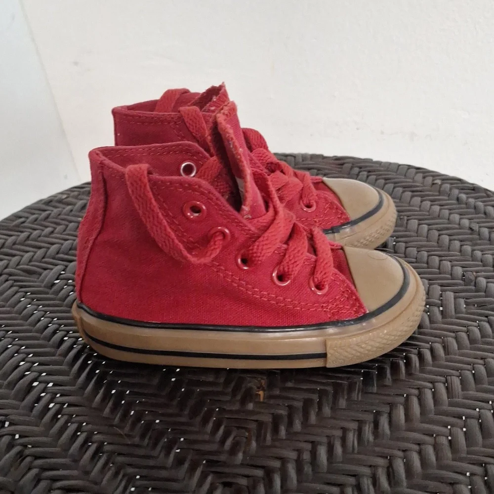 Converse Red W / Gum Sole Toddler Kids Sz 5 High Top
